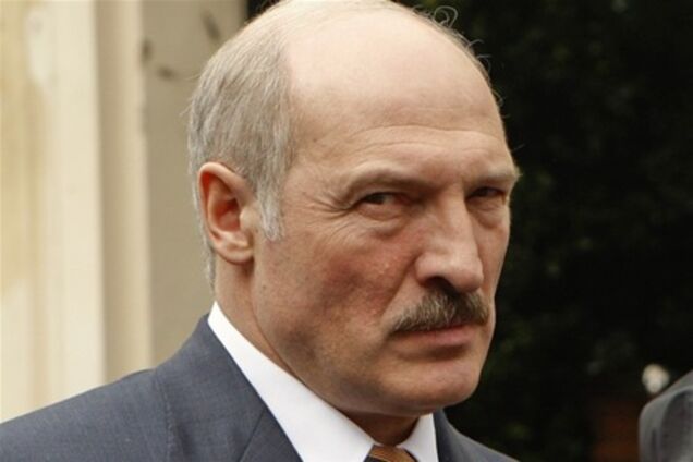 Британия требует ордер на арест Лукашенко