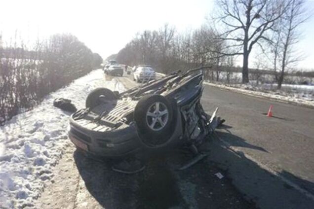 Toyota Avensis после ДТП со Skoda Octavia разорвало пополам 