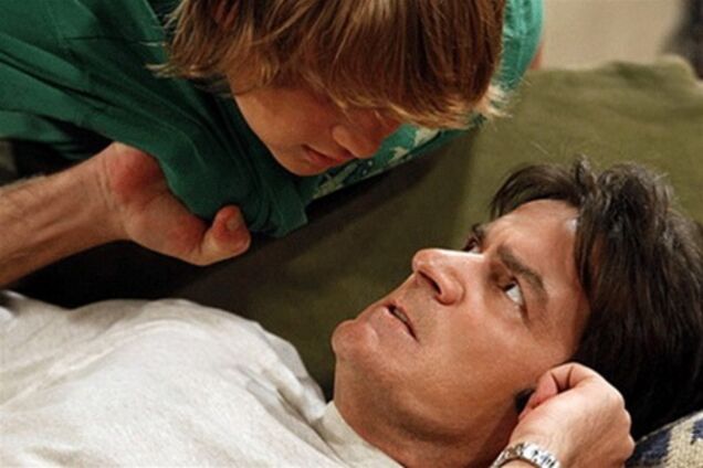 Чарли Шин требует от Warner Bros. 100 миллионов