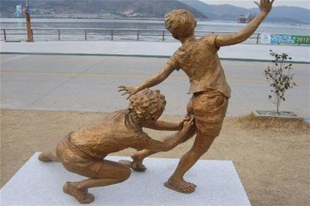 Ігри народів світу. Японська гра 'канте', яка б вважалася у нас некультурною