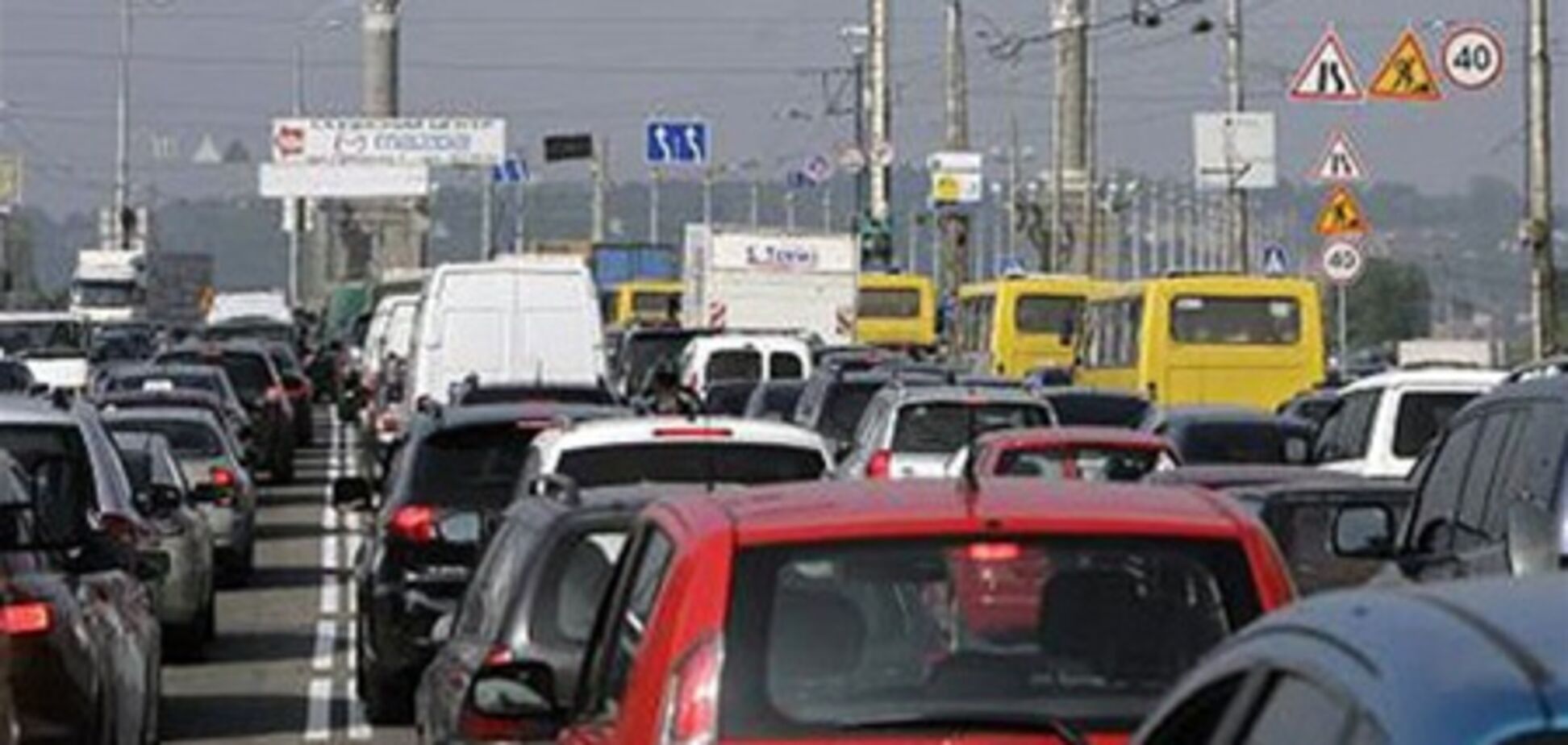 Водителей попросили жаловаться на 'убитые' киевские дороги
