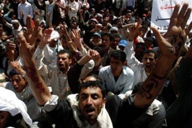 Полиция Йемена провела штурм лагеря оппозиции в столице Сане