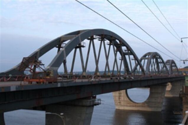 Дарницький міст повністю запустять до Євро-2012