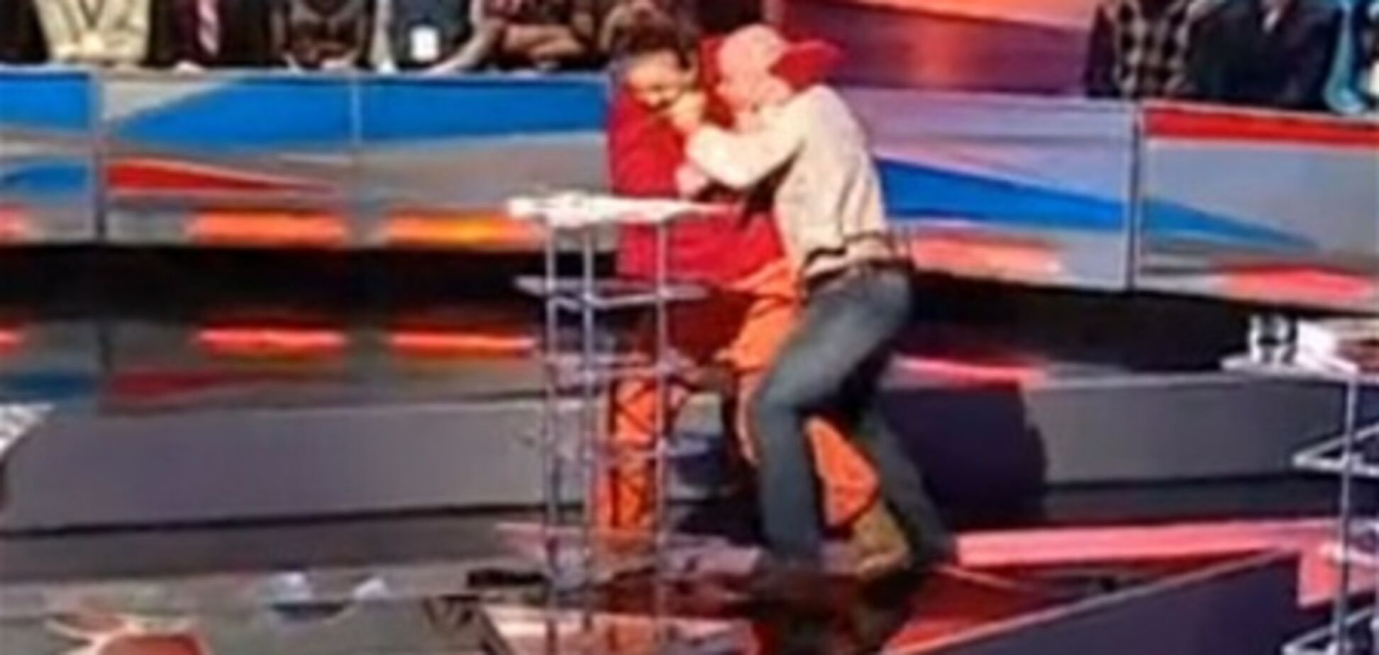 Художник Поярков и писатель Бузина подрались в прямом эфире