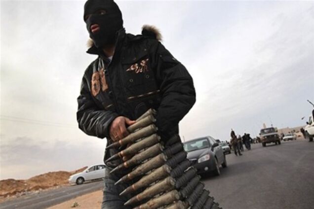 Войска Каддафи вытеснили повстанцев еще из одного города