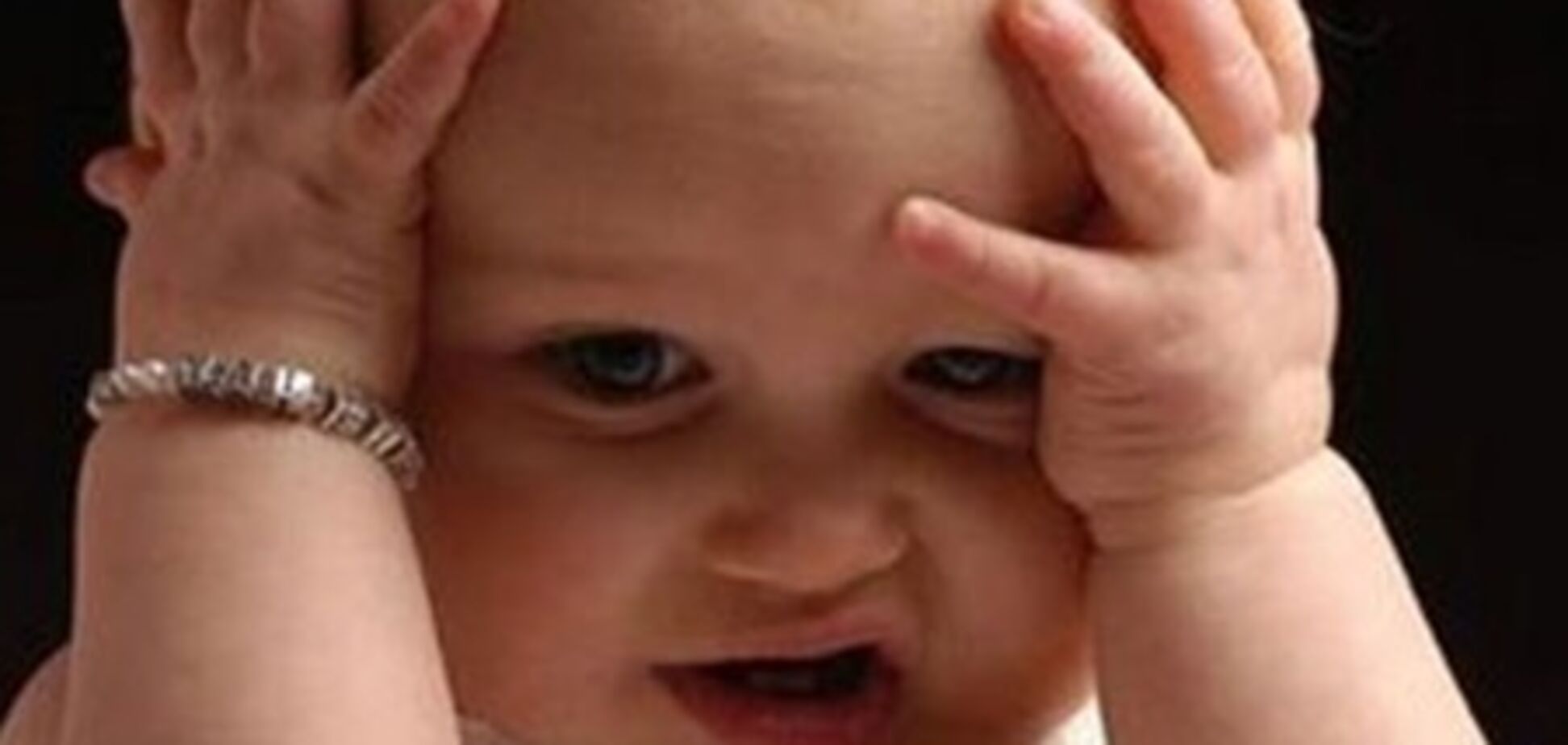 Ніколи не трусіть дитини