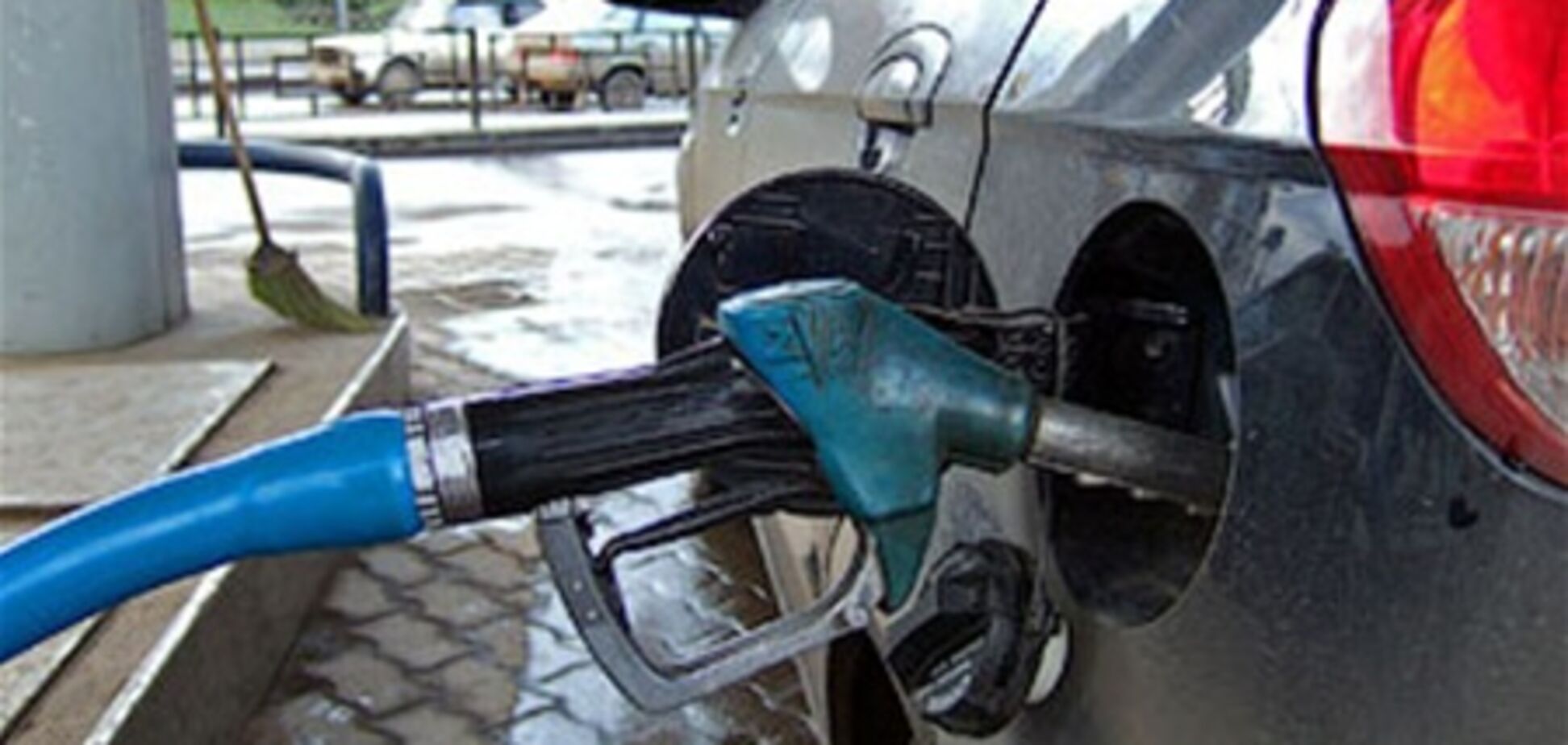В уряді звітують, що бензин А-95  коштує менше 9,5 грн/л