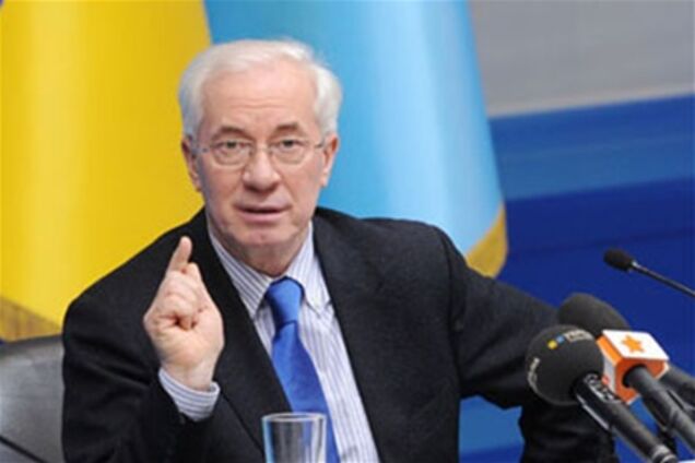 Азаров: за бензин дорожче за 9,5 грн нікого карати не будуть