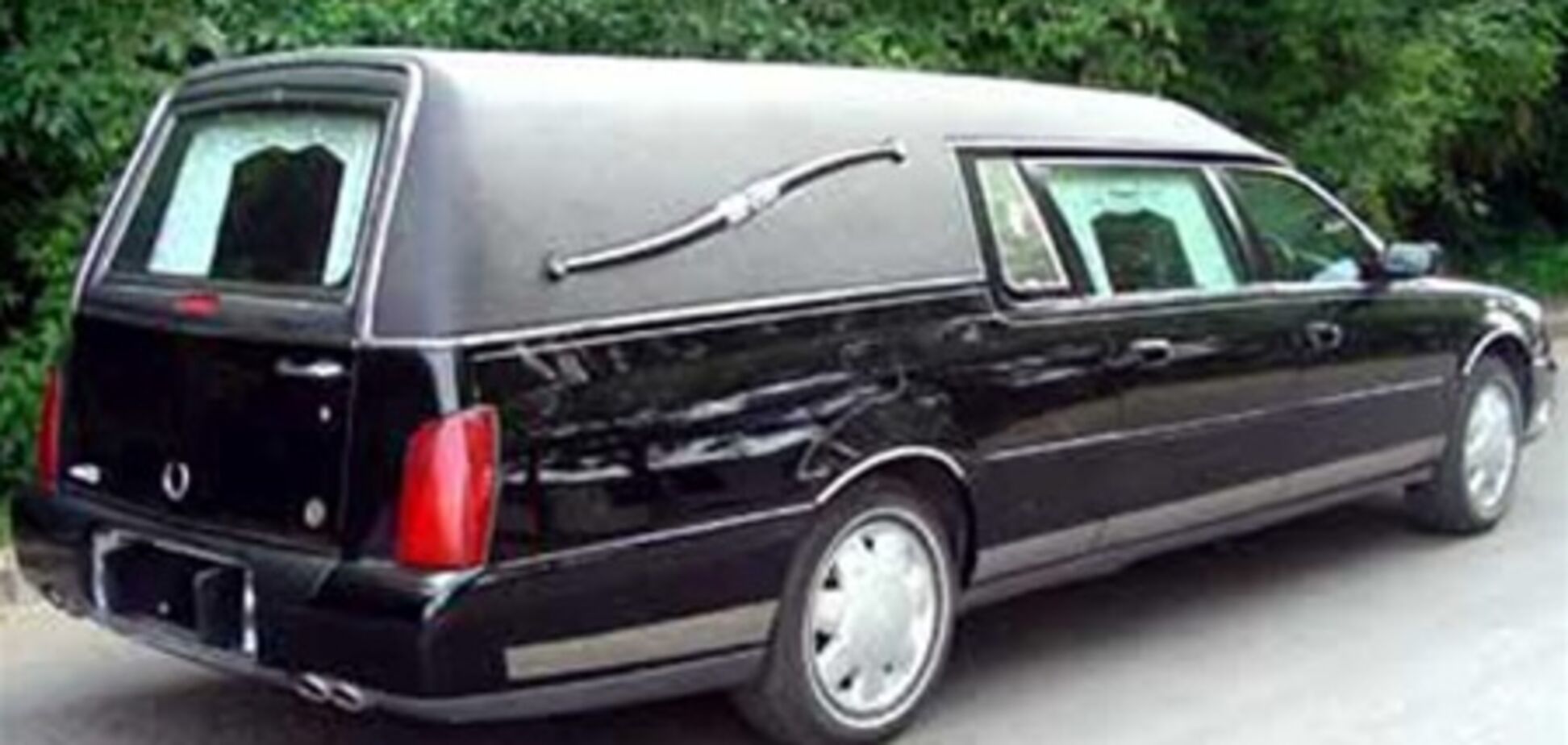 В Казахстане во время похорон угнали катафалк