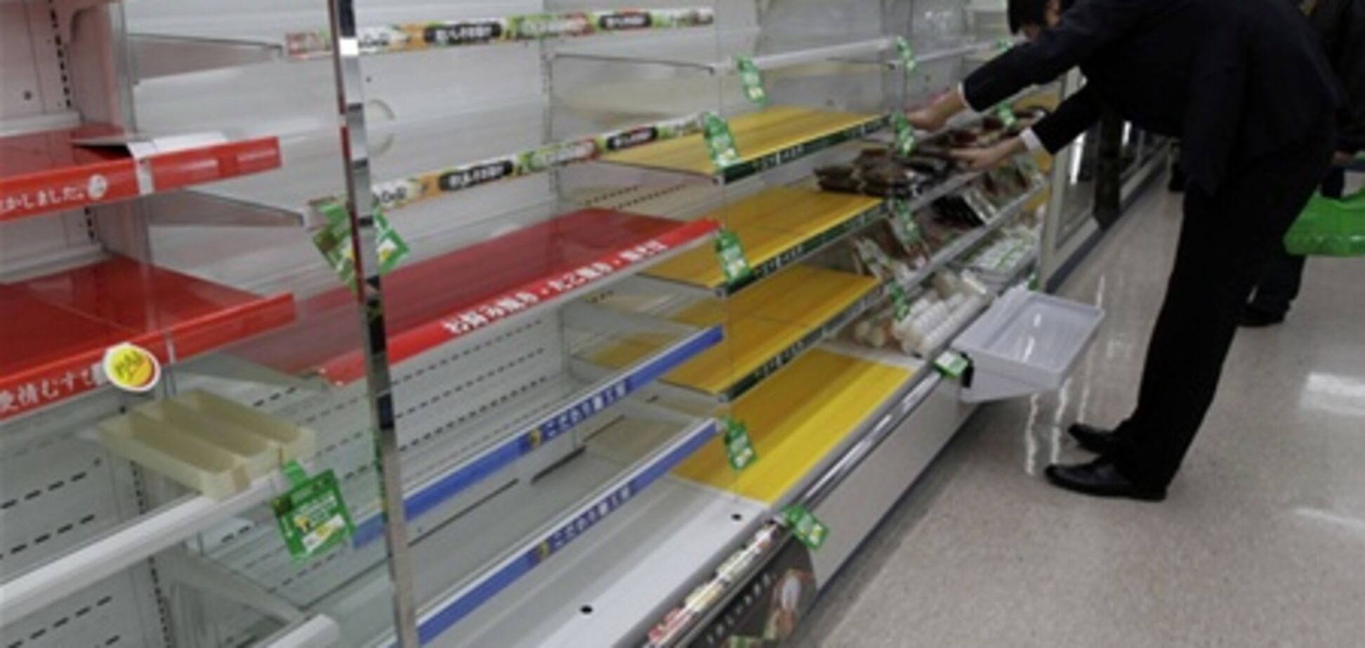 В Токио заканчиваются продукты: японцы спокойно скупаются