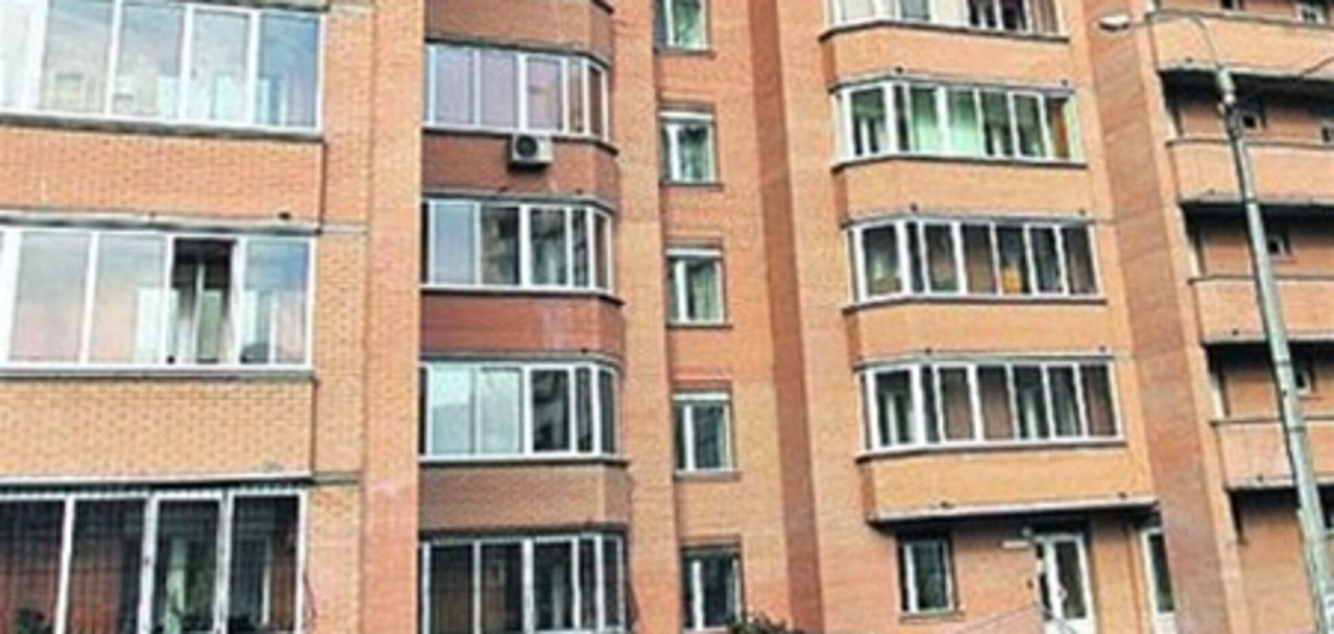 Чиновники Кабмина массово съехали из элитного дома