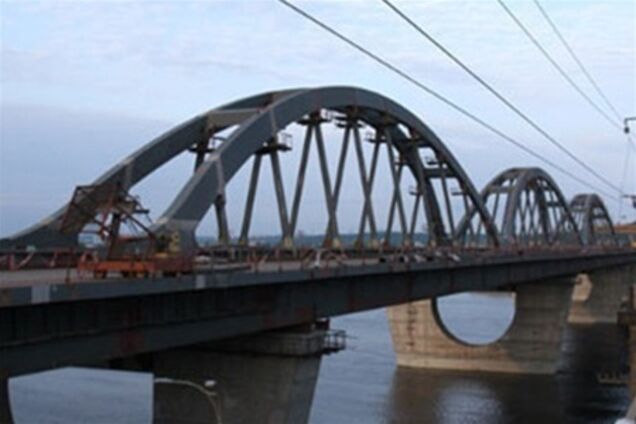 Строителей моста Кирпы оставили без зарплаты