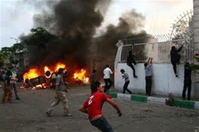 Заворушення в Бахрейні: війська зносять наметовий табір