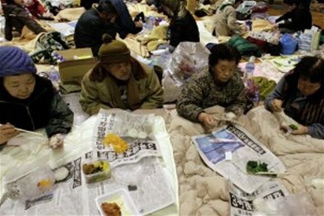 Жителі в районі АЕС в Фукусімі залишилися без палива і продуктів