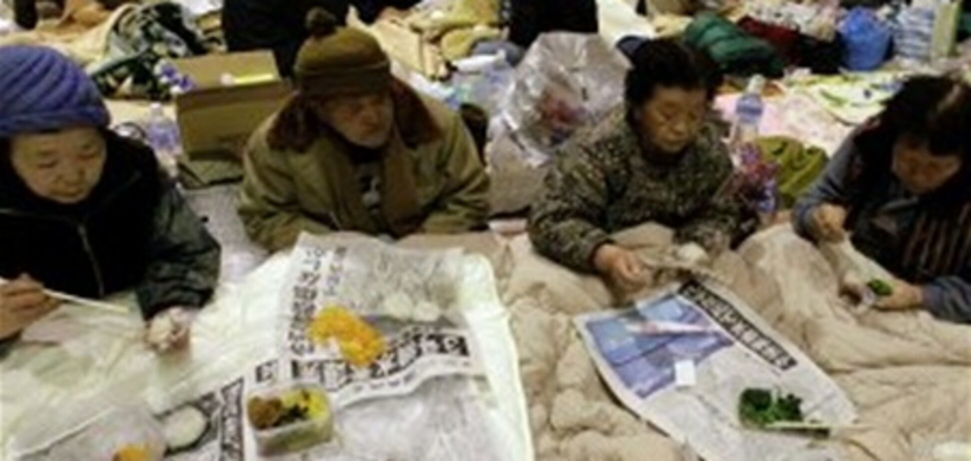 Жители в районе АЭС в Фукусиме остались без топлива и продуктов