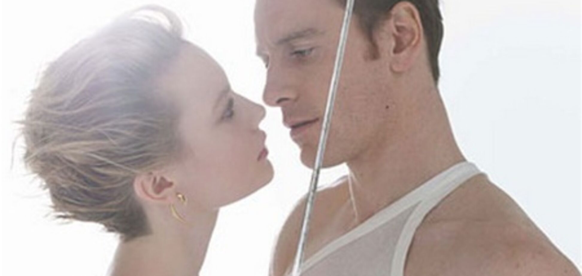 Миа Васиковска и ее эротическая дуэль