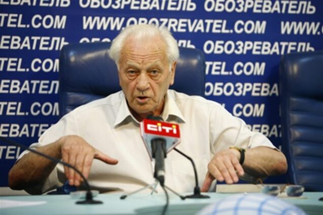 Степан Хмара: країну люблять не за щось…