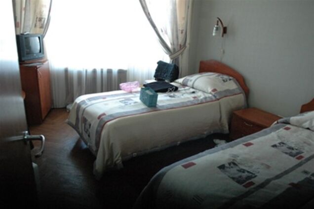 Живучи в готелі 'Київ' нардепи поскаржилися на холод, щілини і ціни. Фото