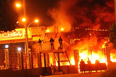 В Ливии продолжаются бои. Каддафи празднует