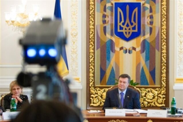 Янукович подписал указ о эвакуации украинцев из Ливии