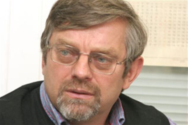 Азаров має захищати інтереси України, а не 'Газпрому' - політолог