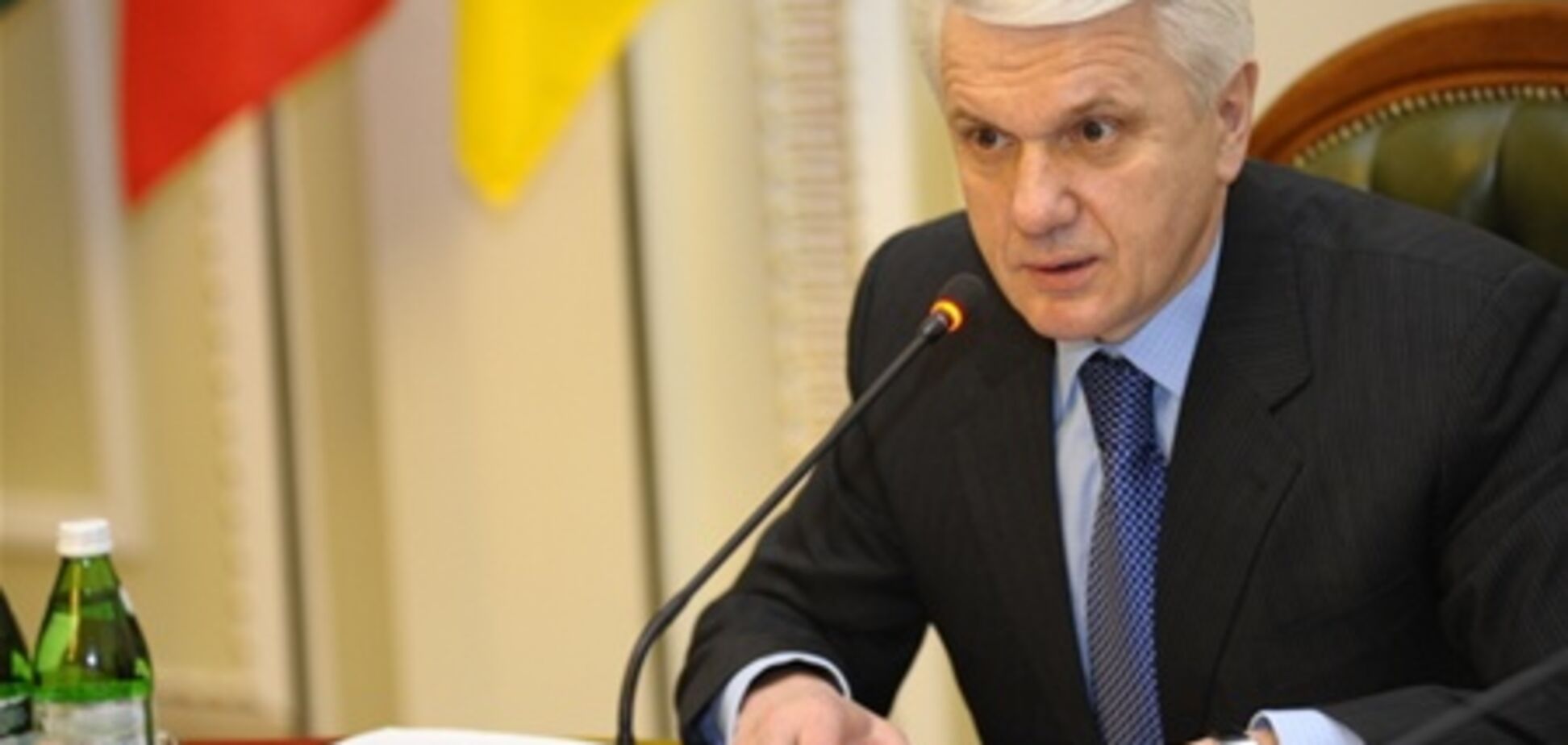 Изменения к закону о Кабмине переданы Януковичу