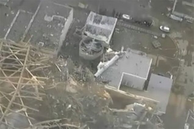 Опубликованы уникальные кадры с вертолета над 'Фукусимой'. Видео