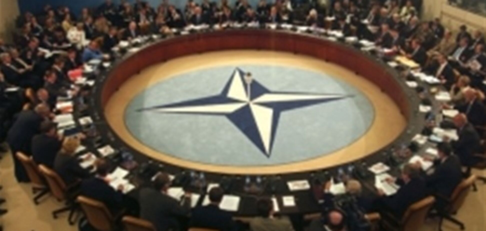 НАТО прийняло на себе командування операцією в Лівії