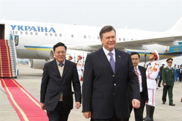 Янукович поведал вьетнамцам о растущем авторитете Украины
