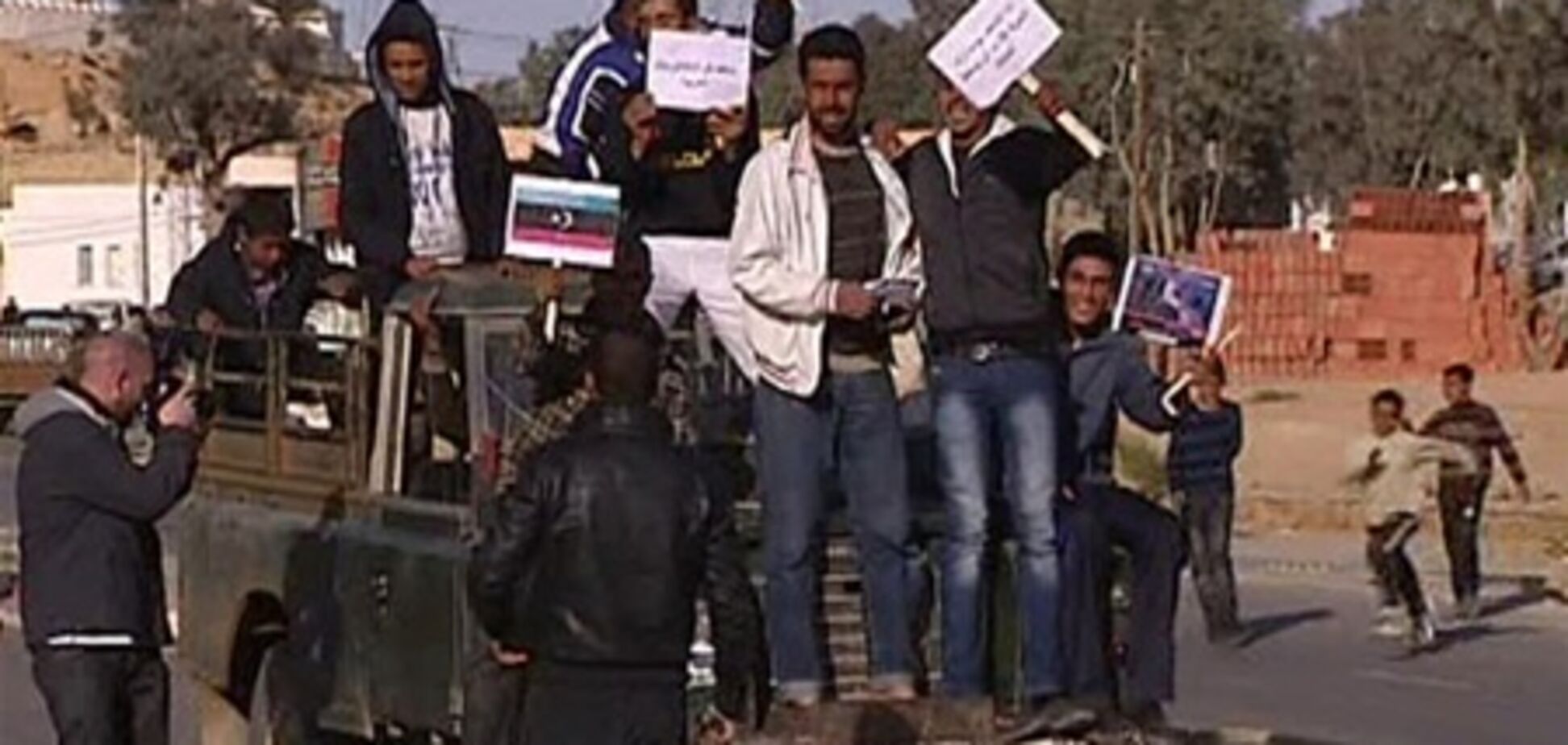 Жителі Адждабії святкують звільнення від військ Каддафі