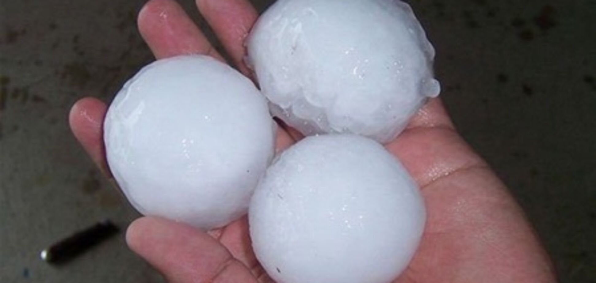 В США выпал град размером с теннисный мяч