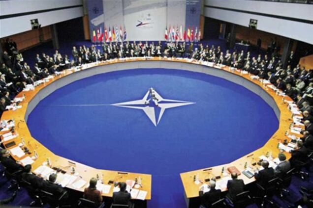 Военные операции в Ливии НАТО будет проводить очень аккуратно 