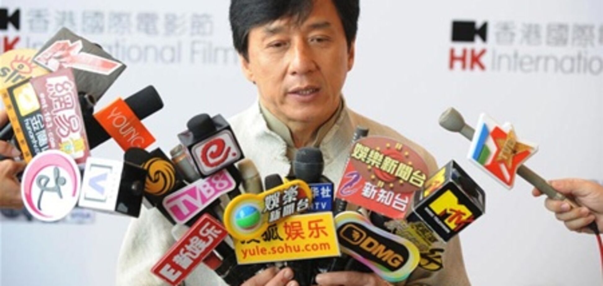 Пользователи Twitter похоронили Джеки Чана