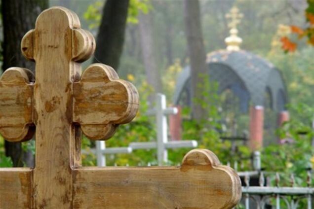 У Києві все менше місця для поховання померлих