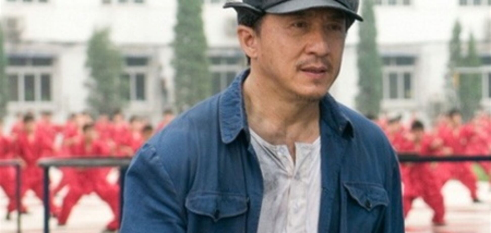 «Скончавшийся» Джеки Чан жив и здоров