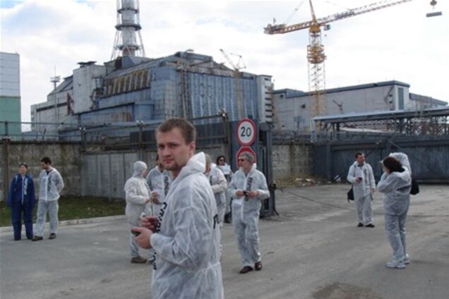 Le Figaro: Чорнобиль - 25 років потому дозиметр зашкалює 