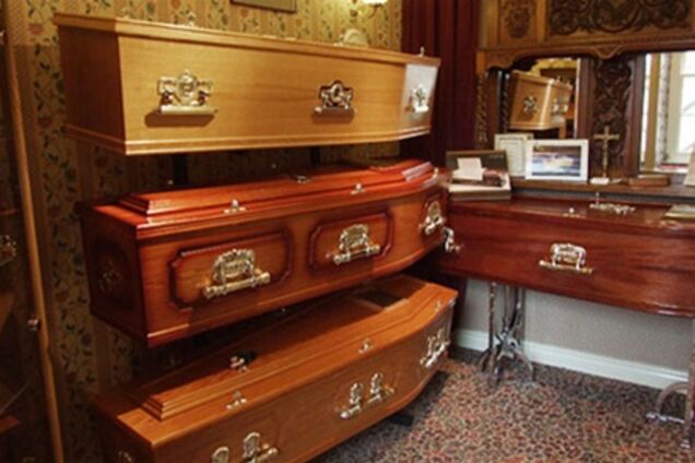 В Киеве решили 'сломать' ритуальный бизнес