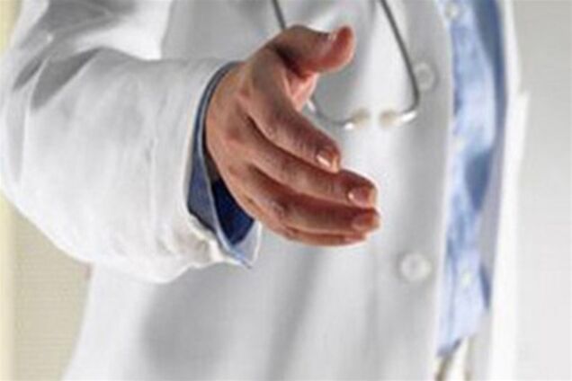 Череп немовляти вирівняли пружинами