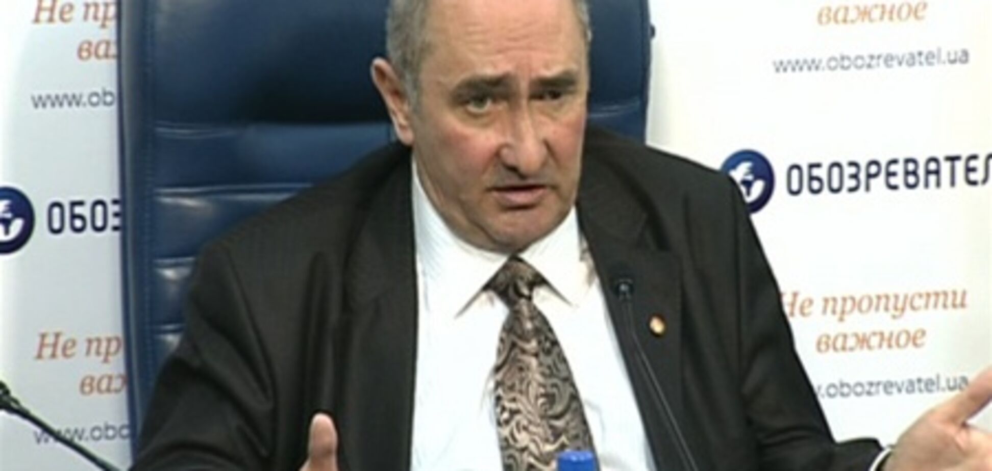 На «Фукусиме-1» нужно срочно прекратить подачу воды - эксперт