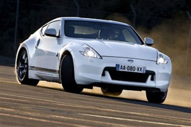 Nissan представила модернизированное купе 370Z GT Edition
