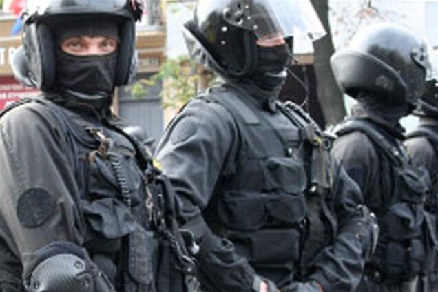 Во время задержания трое молодчиков сломали позвоночник 'беркутовцу'