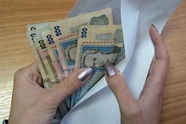 На російському кордоні вилучено конверт з радіоактивними грошима