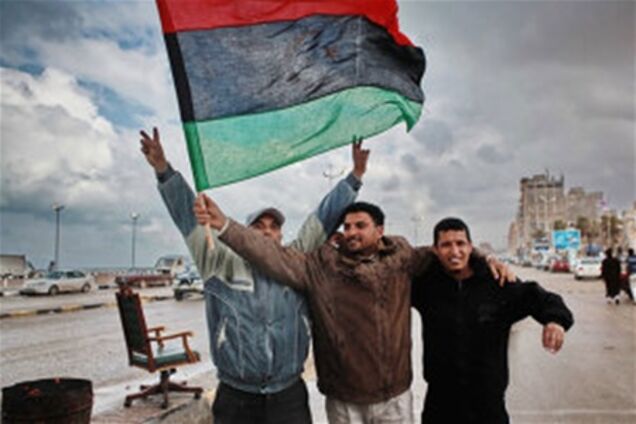 Ливийские повстанцы требуют выдать им деньги Каддафи