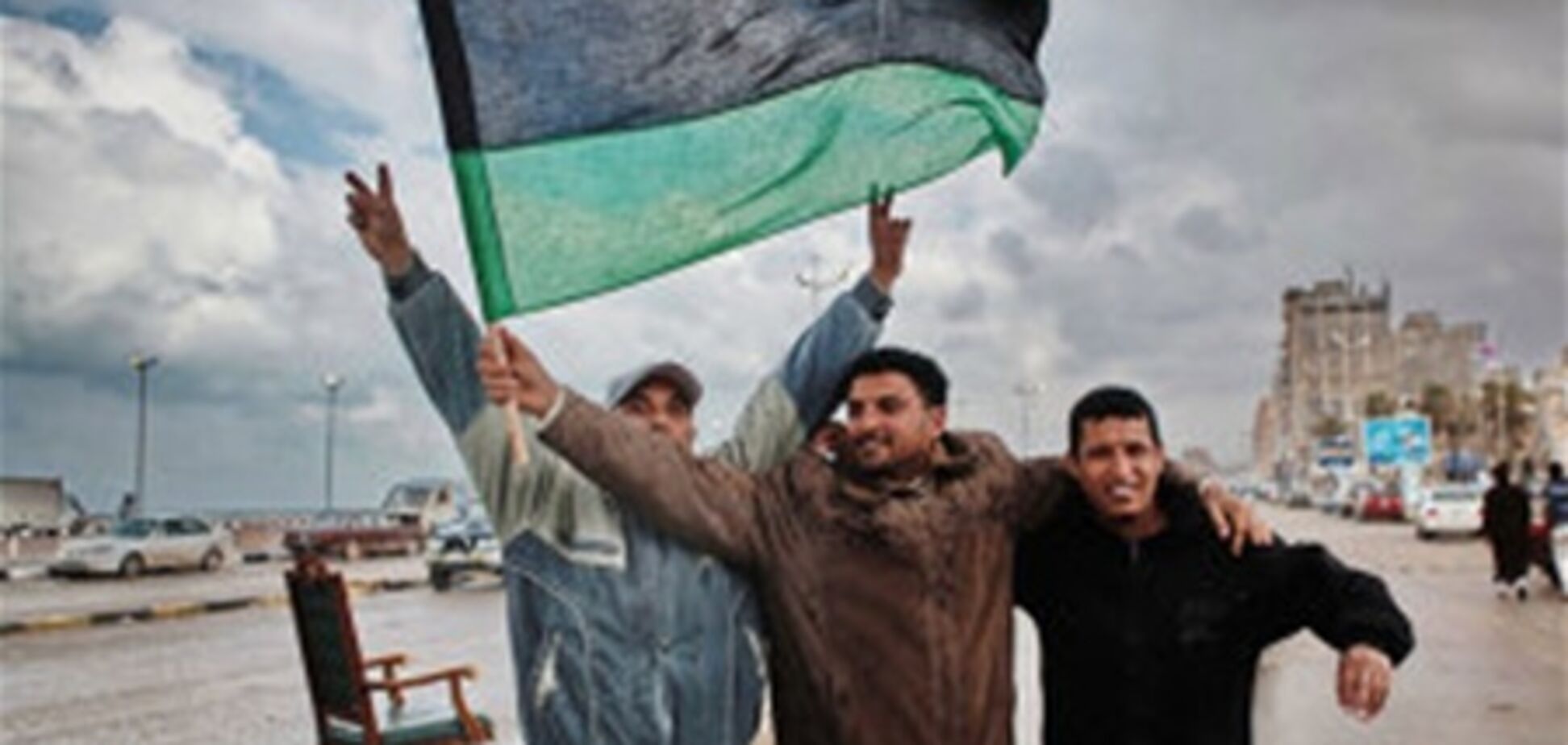 Ливийские повстанцы требуют выдать им деньги Каддафи