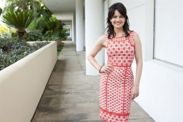 Карла Гуджино в платье-скатерке