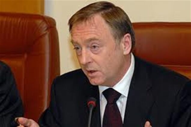 Лавринович: 'На державній службі політиків бути не може'