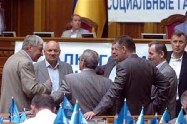 ПР: те, кто критикуют Украину, 'обнюхались нафталина'