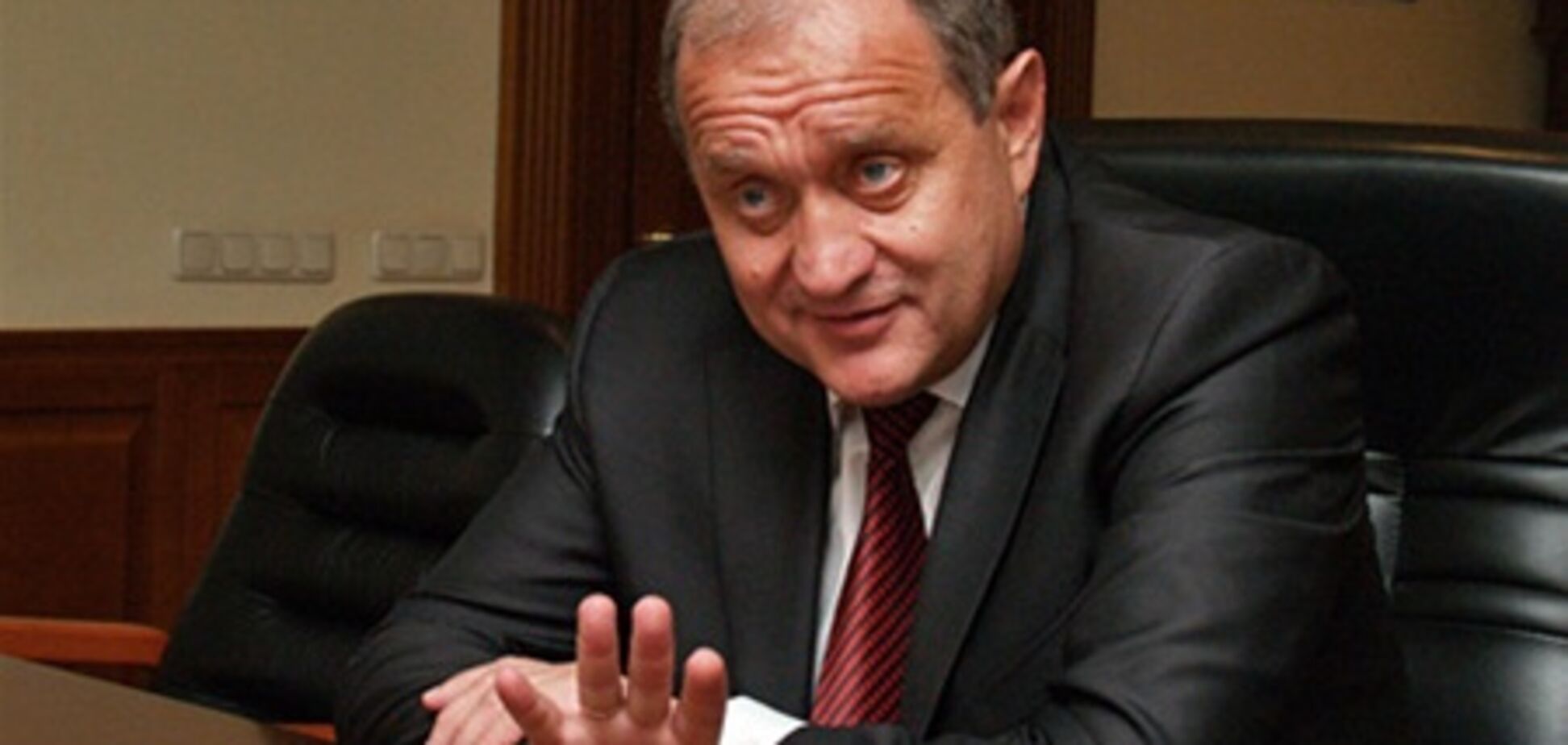 Могилев задекларировал автомобиль Lexus, а доходы получает за 'другое'