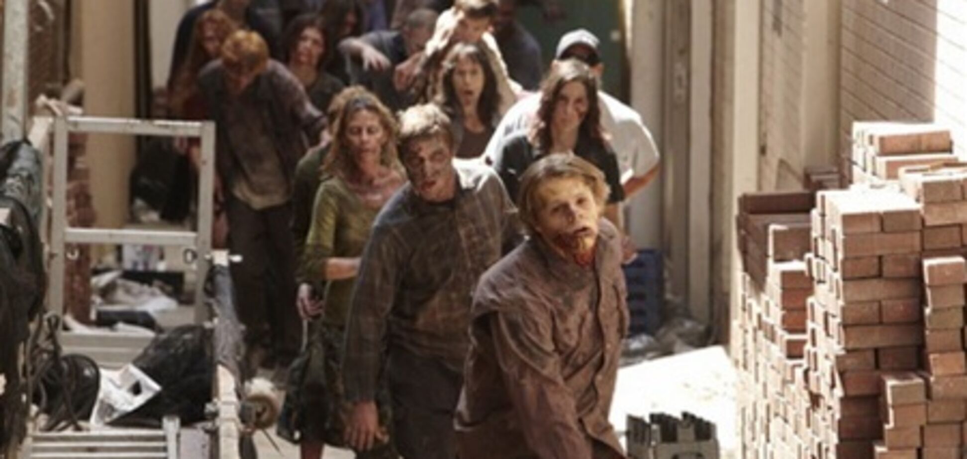 «Ходячих мертвецов» прорекламировали на стене похоронного бюро