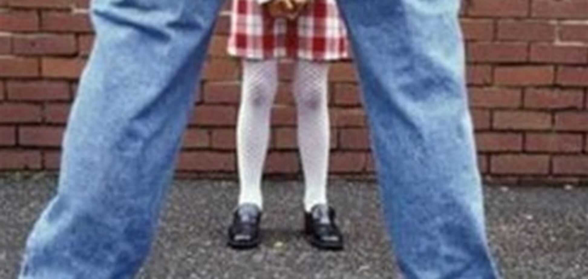 Родители хотели продать своего ребенка педофилу за $300